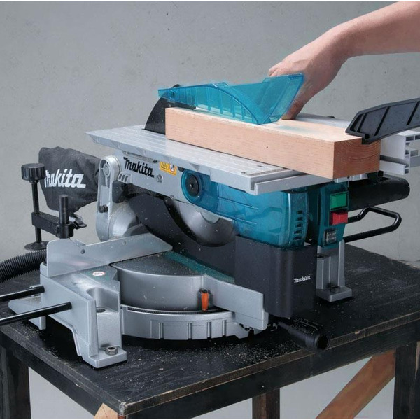 Торцовочная пила MAKITA LH1201FL