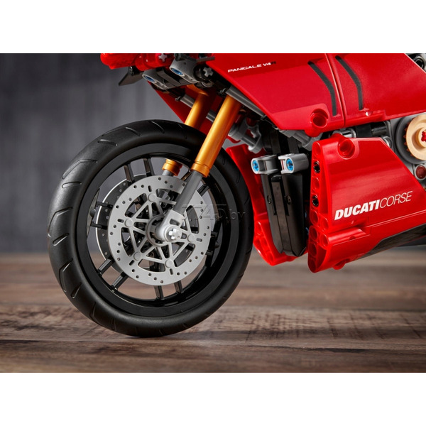 Конструктор LEGO Technic 42202 Мотоцикл Ducati Panigale V4 S