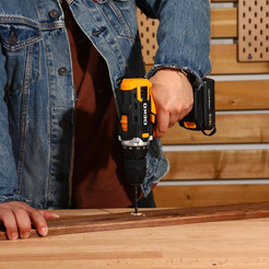 Дрель-шуруповерт Deko Sharker 16V + Set 63 083-1041 (с 2-мя АКБ, кейс)