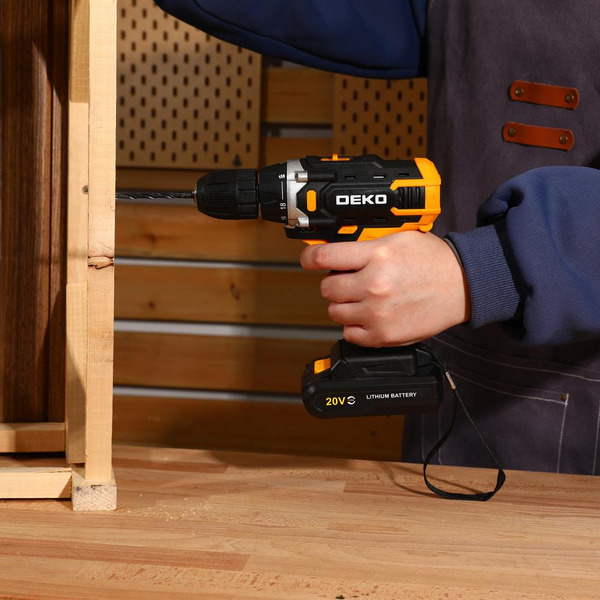 Дрель-шуруповерт Deko Banger 20V ONE + 083-1042 (с 1-им АКБ)