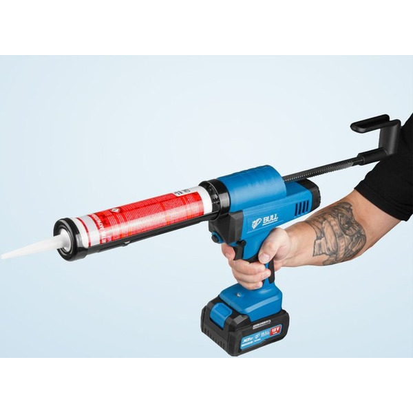 Аккумуляторный пистолет для герметика BULL CG 1860 SET