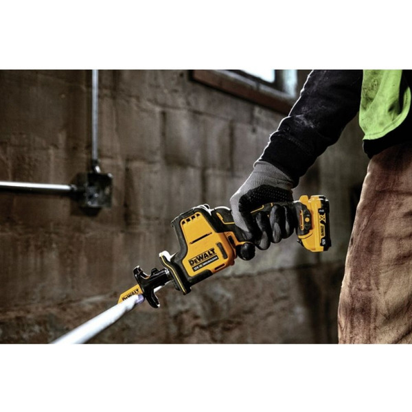 Сабельная пила DeWalt DCS312N-XJ (без АКБ)