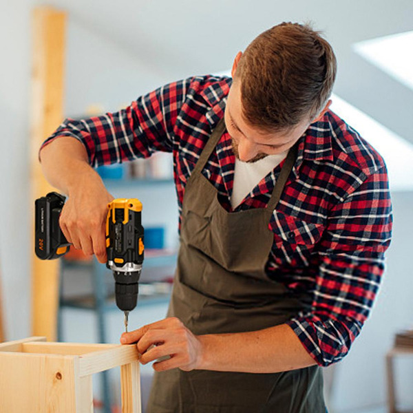 Дрель-шуруповерт Deko DKCD20FU-Li SET 63 (063-4175) с 2-мя АКБ, кейс