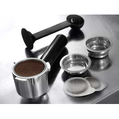Кофеварка DeLonghi EC685.BK