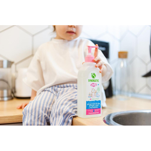 Средство для посуды, детских игрушек и бутылочек SYNERGETIC антибактериальное, гипоаллергенное, без запаха, 0,5л (103054)