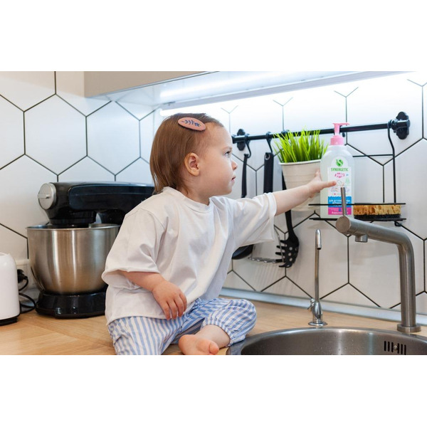 Средство для посуды, детских игрушек и бутылочек SYNERGETIC антибактериальное, гипоаллергенное, без запаха, 0,5л (103054)