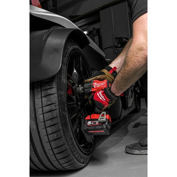 Гайковерт Milwaukee M18 FUEL M18FMTIW2F12-0 4933498057 (без АКБ)