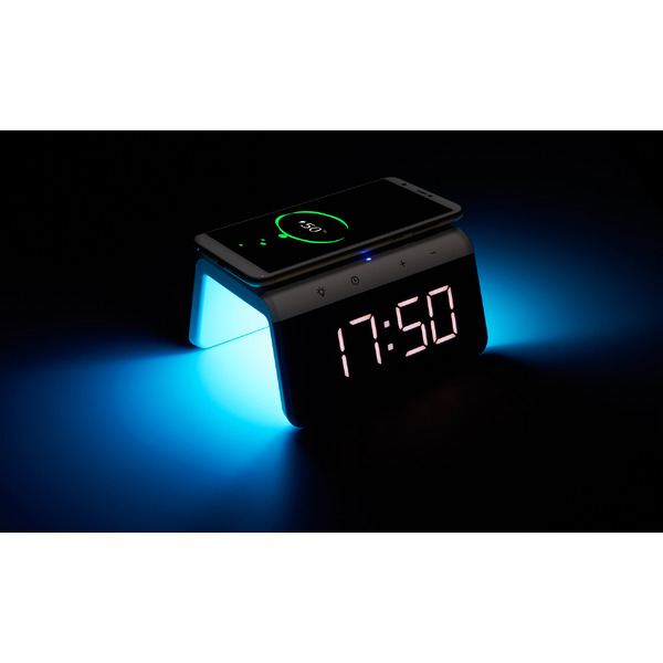Часы-будильник с быстрой беспроводной зарядкой и ночником EVOLUTION QWC-102 (черный)