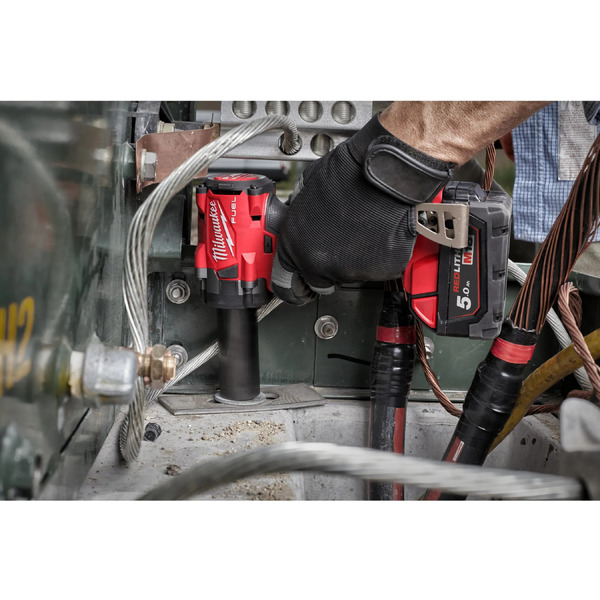 Гайковерт Milwaukee M18 FIW2P12-502X 4933478447 (с 2-мя АКБ, кейс)