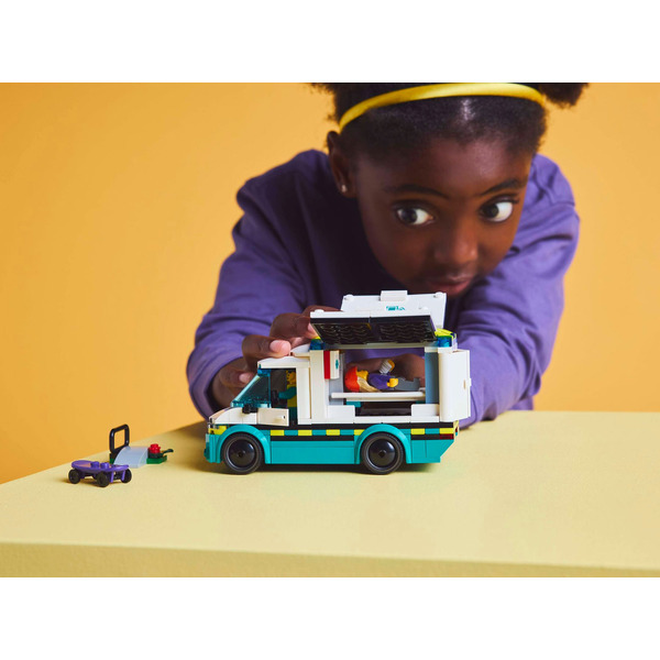 Конструктор LEGO City Скорая помощь 60451