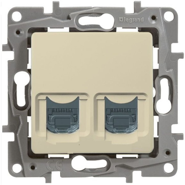Розетка Legrand Etika 672354 (сл.кость)