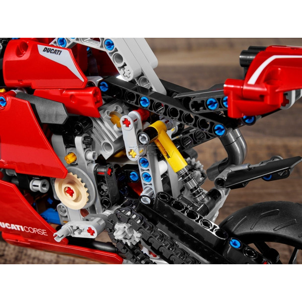 Конструктор LEGO Technic 42202 Мотоцикл Ducati Panigale V4 S