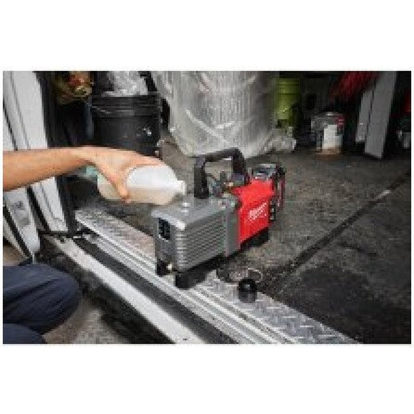 Самовсасывающий насос Milwaukee M18 FVP5-0 5CFM 4933492853 (без АКБ и ЗУ)