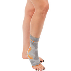 Суппорт голеностопа BRADEX SF 1030