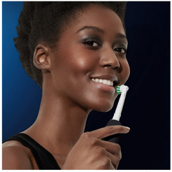 Электрическая зубная щетка Oral-B Pro Series 1 (черный)