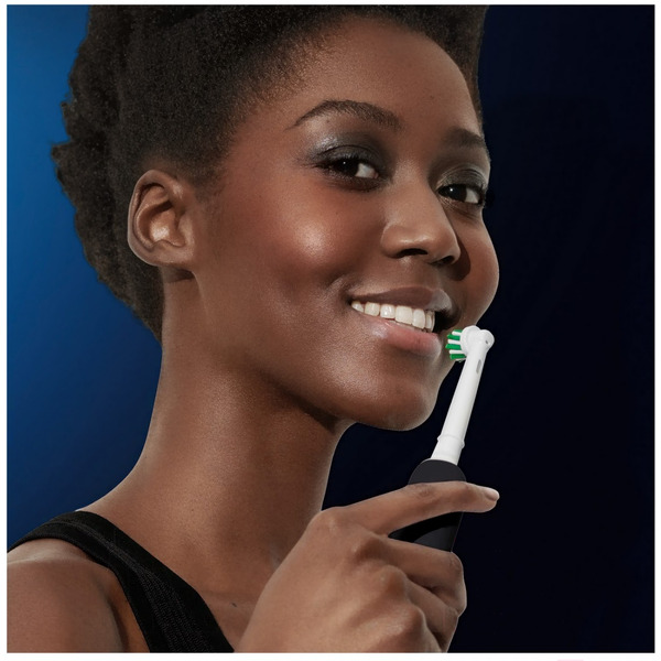 Электрическая зубная щетка Oral-B Pro Series 1 (черный)