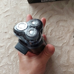 Бритва электрическая POLARIS PMR 0420R flex&float 4D PRO (черный/графитовый)