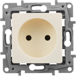 Розетка Legrand Etika 672320