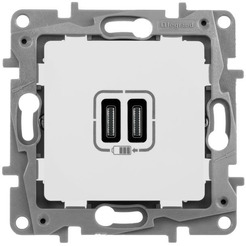 Розетка Legrand Etika 672235