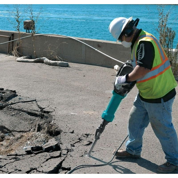 Отбойный молоток MAKITA HM1812