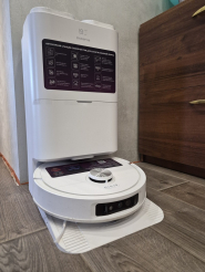 Робот-пылесос POLARIS PVCRAC 7790 Pro Wi-Fi IQ Home (белый)