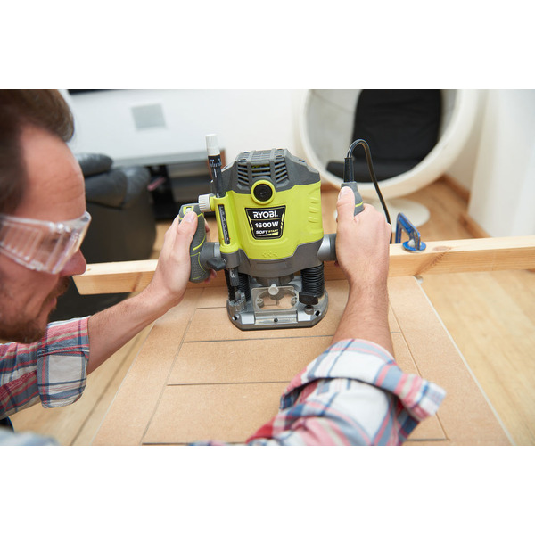 Фрезер Ryobi RRT1600-K (5133004796)