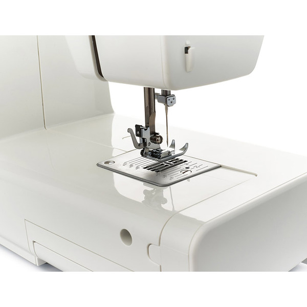 Швейная машина CHAYKA Чайка 142M