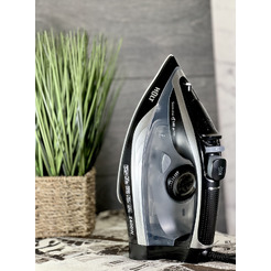 Утюг Holt HT-IR-003 (черный)