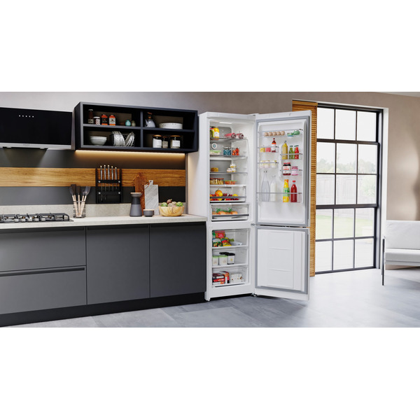 Холодильник-морозильник Hotpoint HT 9201I W O3