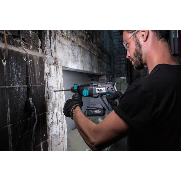 Перфоратор Tesla TD18DC (без АКБ и ЗУ)