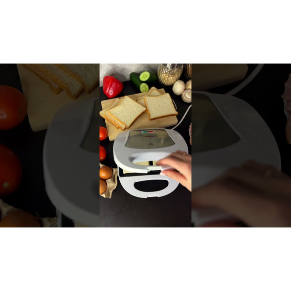 Сэндвичница ARESA AR-1205