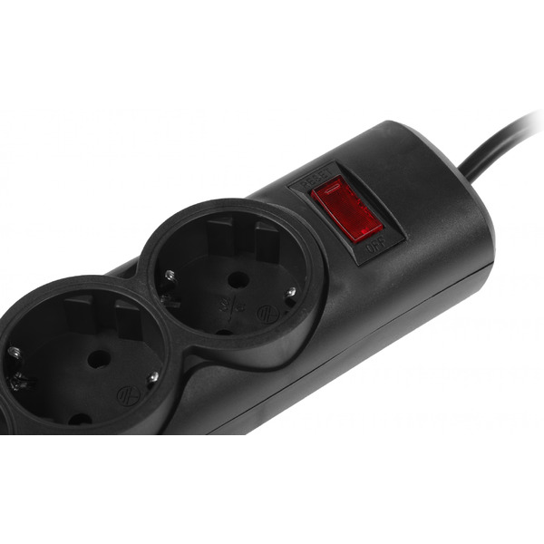 Сетевой фильтр DEFENDER DFS 151 (черный)