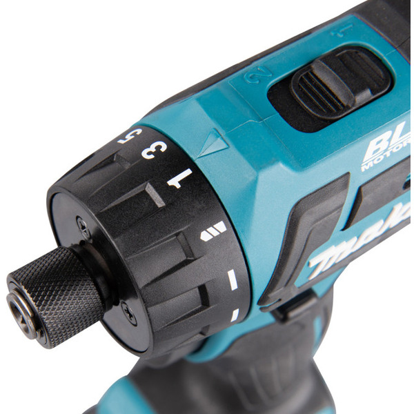 Винтоверт Makita DF032DZ (без АКБ и ЗУ)