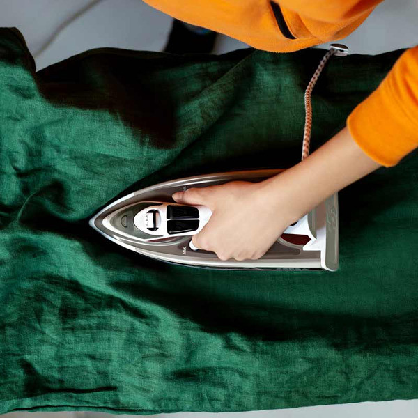 Электроутюг ARESA AR-3122