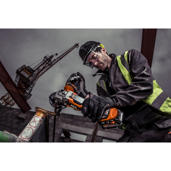 Угловая шлифмашина AEG Powertools BEWS 18-125BL LI-502C (4935464417)