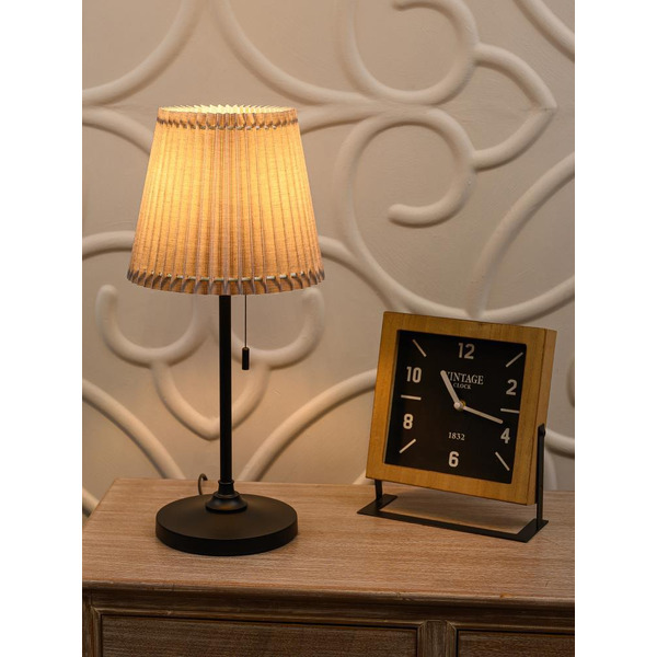 Cветильник настольный ARTSTYLE HT-707B