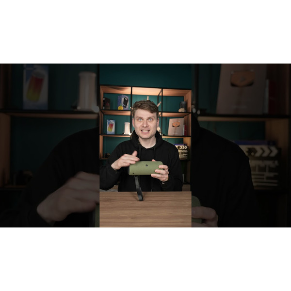 Портативная Умная колонка Яндекс.Станция Стрит YNDX-00030BLK (черный)