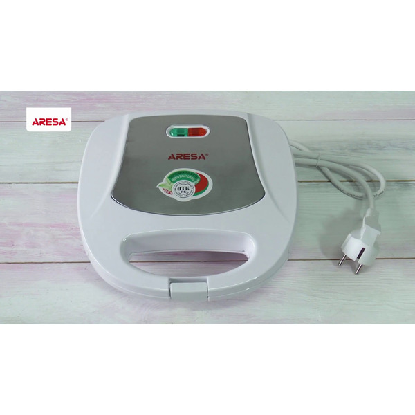 Сэндвичница ARESA AR-1205