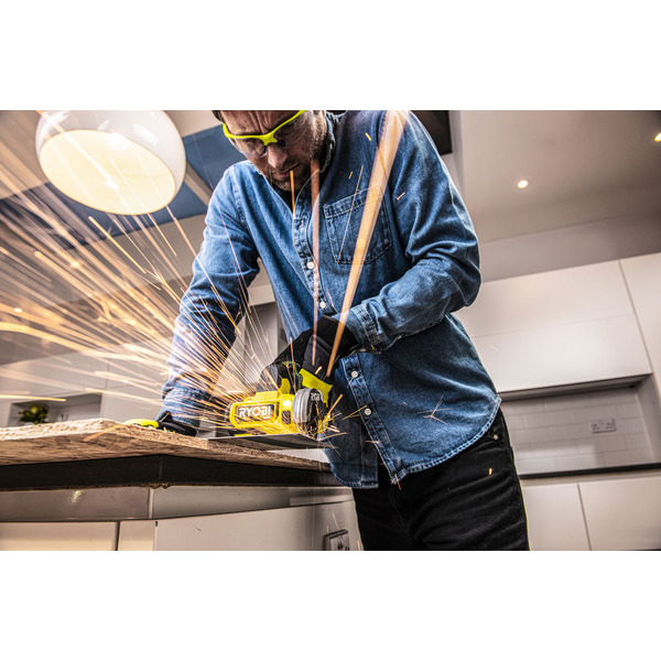 Пила циркулярная Ryobi RCT18C-0 (5133004953) без АКБ и ЗУ