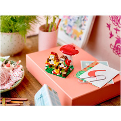 Конструктор Lego Icons Свидание ежиков на пикнике 40711