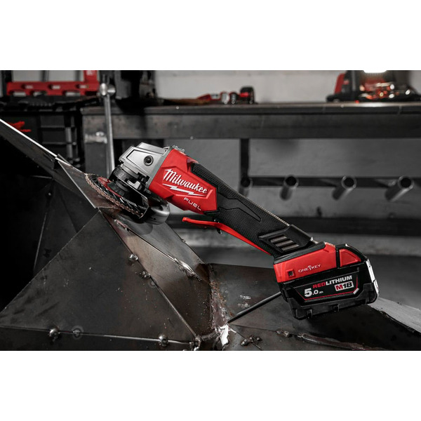Угловая шлифмашина Milwaukee M18 FSAG125XB-0X Fuel 4933478433 (без АКБ, кейс)