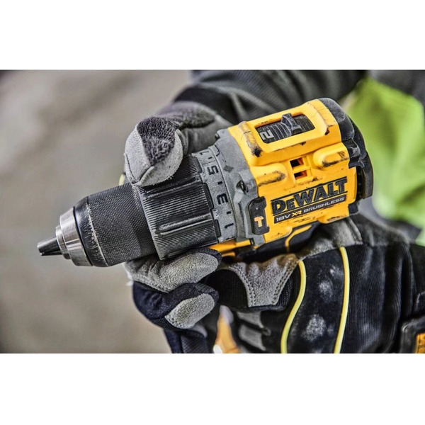 Ударная дрель-шуруповерт DeWalt DCD805NT (без АКБ, кейс)