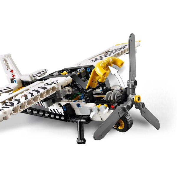Конструктор Lego Technic Легкомоторный самолет 42198