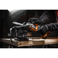 Сабельная пила AEG Powertools BUS18SBL-0 4935479662 (без АКБ и ЗУ)