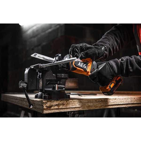 Сабельная пила AEG Powertools BUS18SBL-0 4935479662 (без АКБ и ЗУ)