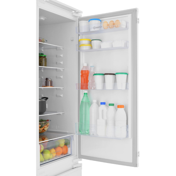 Встраиваемый холодильник Indesit IBH 20
