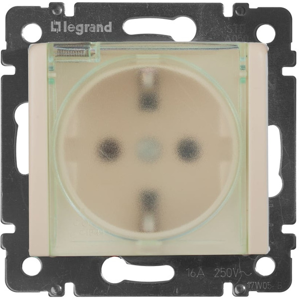 Розетка Daccord (Legrand) 695640
