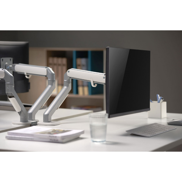 Кронштейн для мониторов Ultramounts UM734SIL (серебристый)