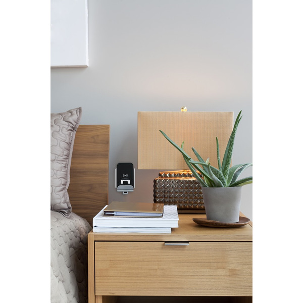 Беспроводное зарядное устройство Legrand Etika 672637