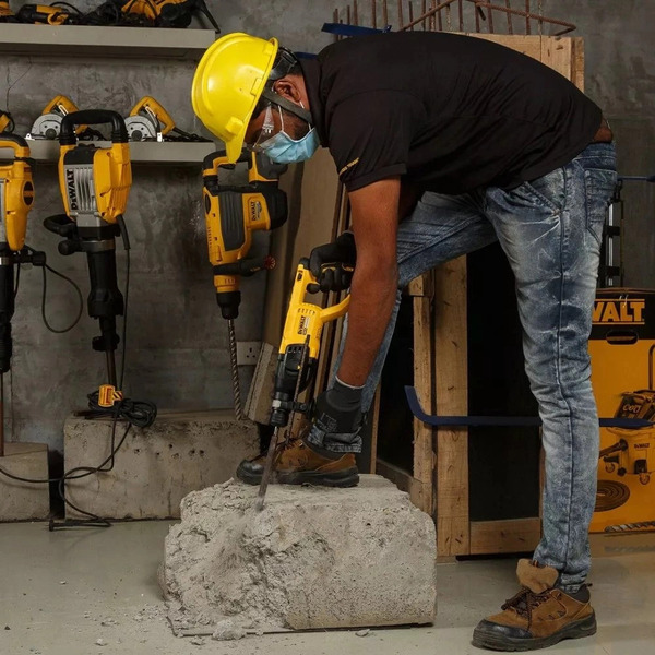 Перфоратор DeWalt DCH133M1 (с 1-им АКБ, кейс)